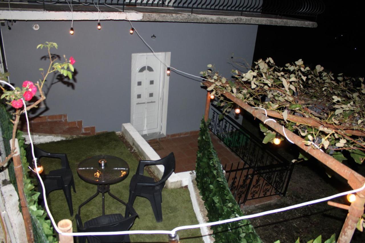 Ferienwohnung Frasta'S Rose Plaka  Exterior foto